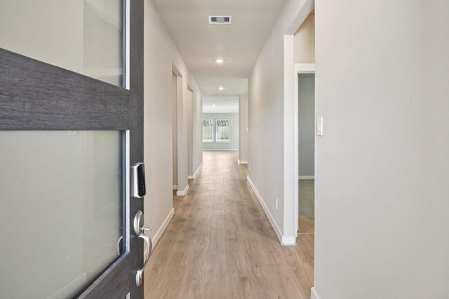 Building Photo - 5423 Kingdom Heights Blvd