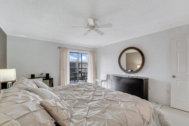 Building Photo - 3605 S Ocean Blvd