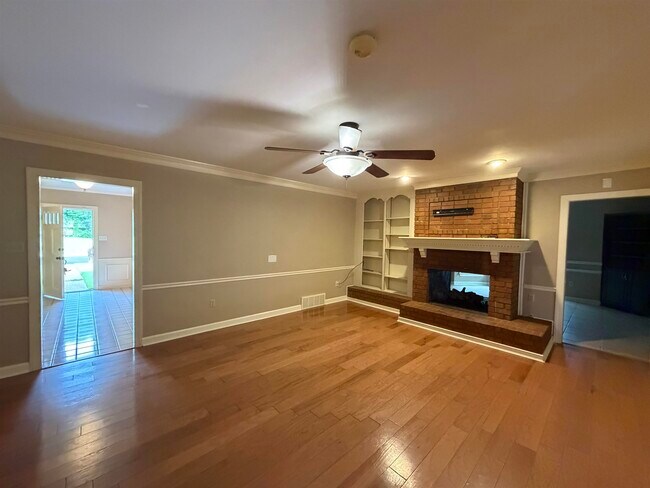 Building Photo - 956 Rolling Oaks Ln