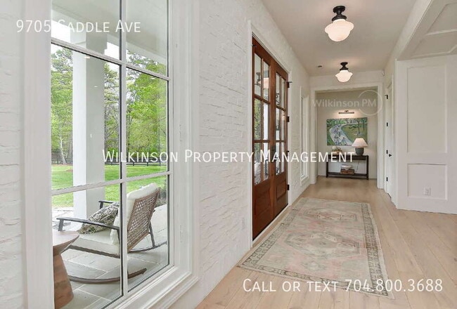 Building Photo - 9705 Saddle Ave