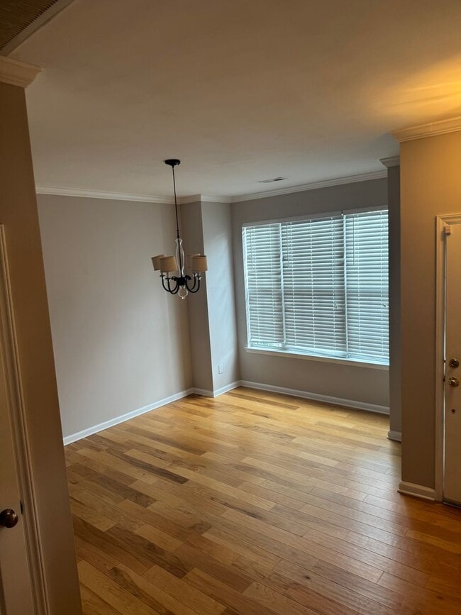 Building Photo - Gorgeous 2br/2.5ba TH, excellent Raleigh location, January 10th!!