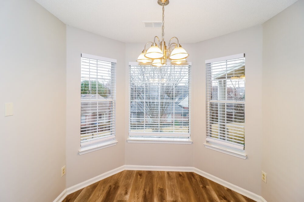 Building Photo - 2204 Stone Stream Dr