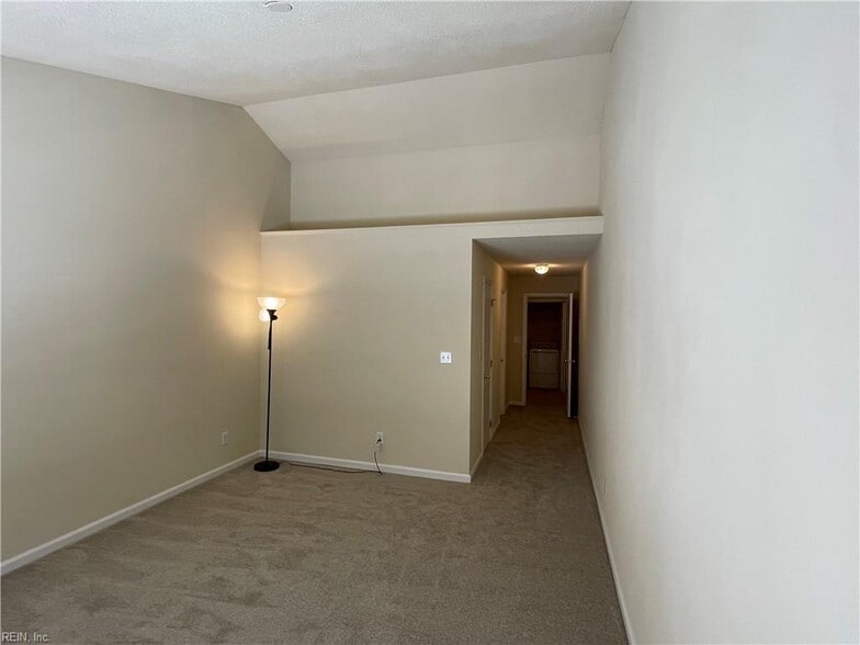 Bedroom#1 - 905 Settlement Dr