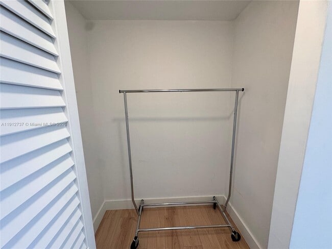 Building Photo - 2899 Collins Ave