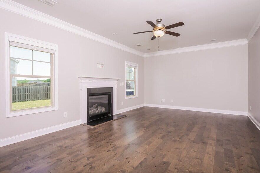 Building Photo - 410 Sugarpine Trail