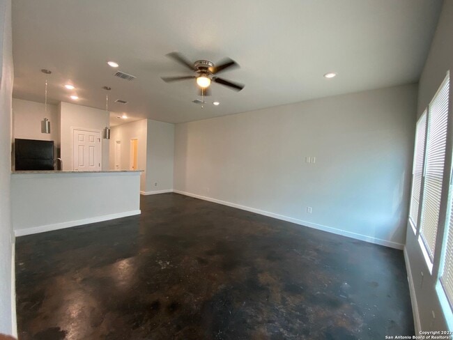 Building Photo - 6938 Crestway Rd