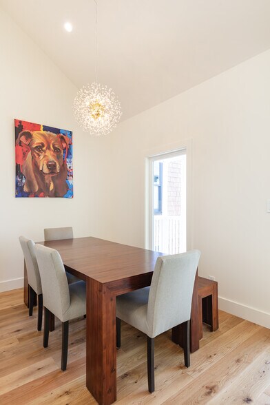 Building Photo - 564 Chenery St