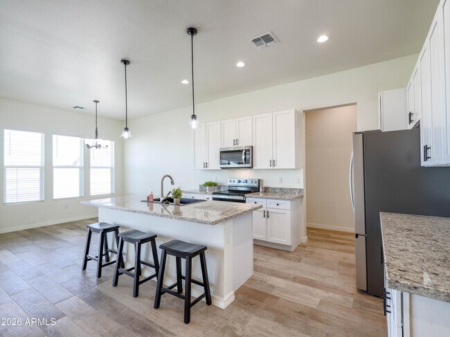 Building Photo - 11000 Cove Dr