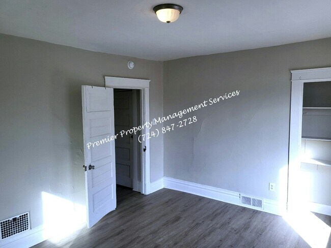 Building Photo - 705 Chestnut St