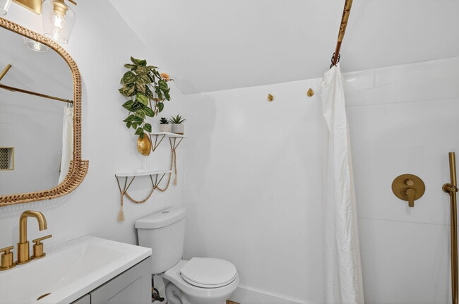 Building Photo - 306 N J St