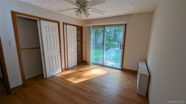 Building Photo - 362 Strawtown Rd