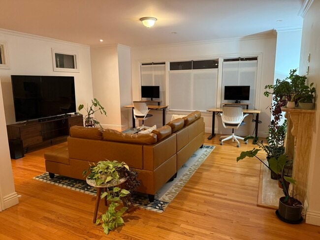 Building Photo - 70 Farallones St