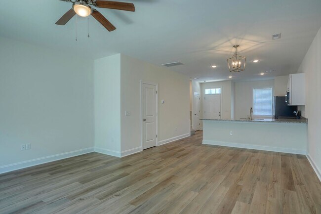 Building Photo - 315 Starfish Ln