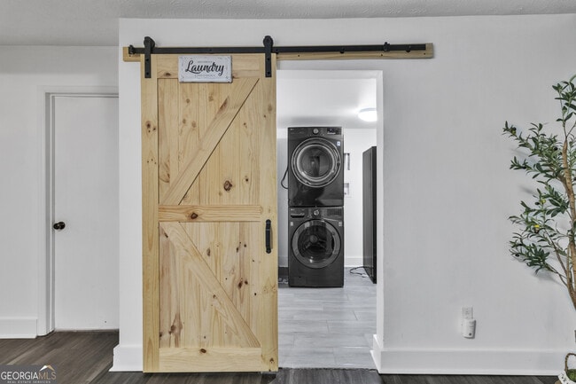 Building Photo - 2835 Mt Tabor Cir