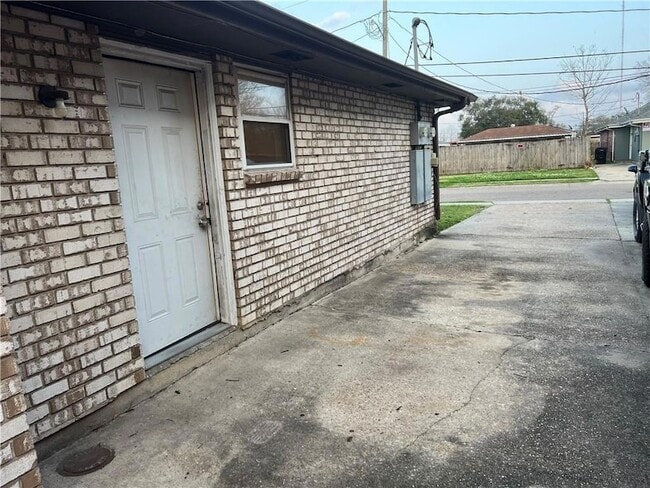 Building Photo - 3508 Pakenham Dr