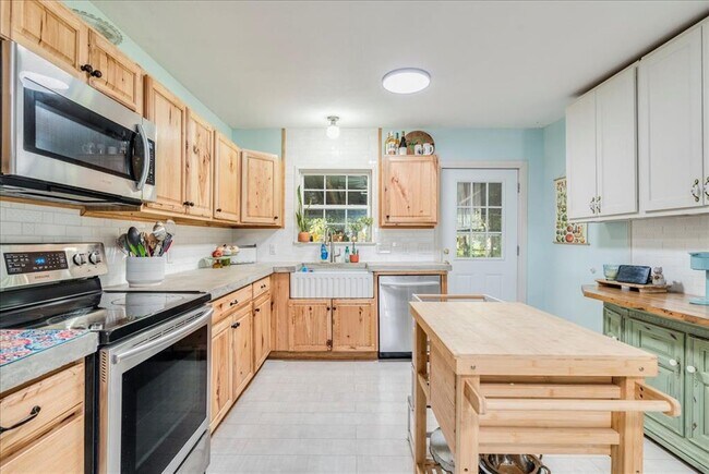 Building Photo - 20075 San Marcos Hwy