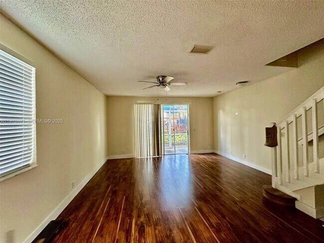 Building Photo - 3877 San Simeon Cir