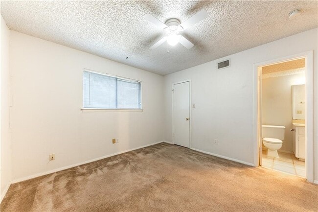 Building Photo - 1706 Onion Creek Village Dr