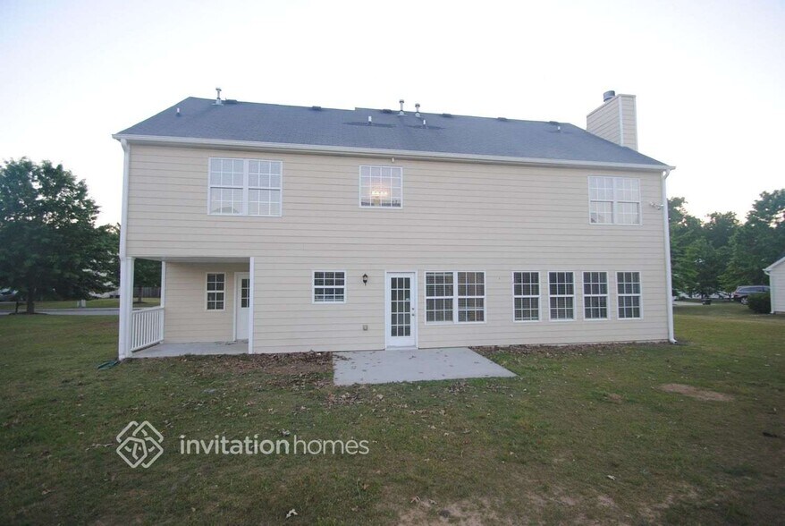 Building Photo - 915 Shannon Rd SE