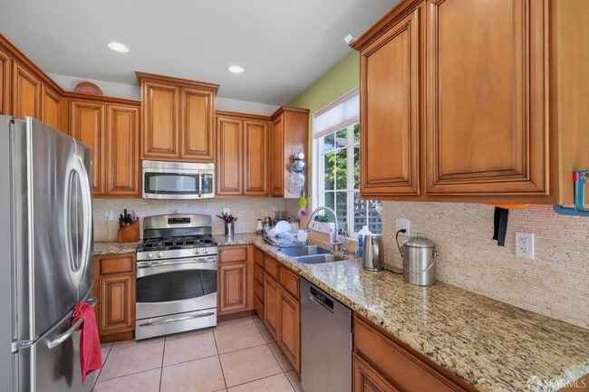 Building Photo - 820 Almar Ave