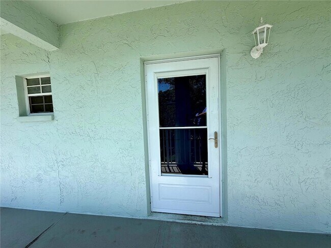 Building Photo - 1706 Belleair Forest Dr