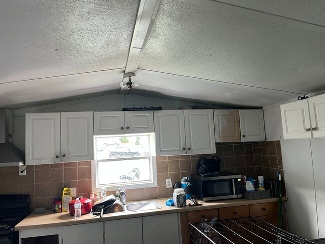 Building Photo - 2 Bed 1 Bath Mobile Home