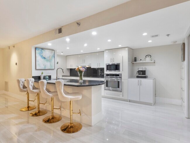 Building Photo - 955 Egret Cir