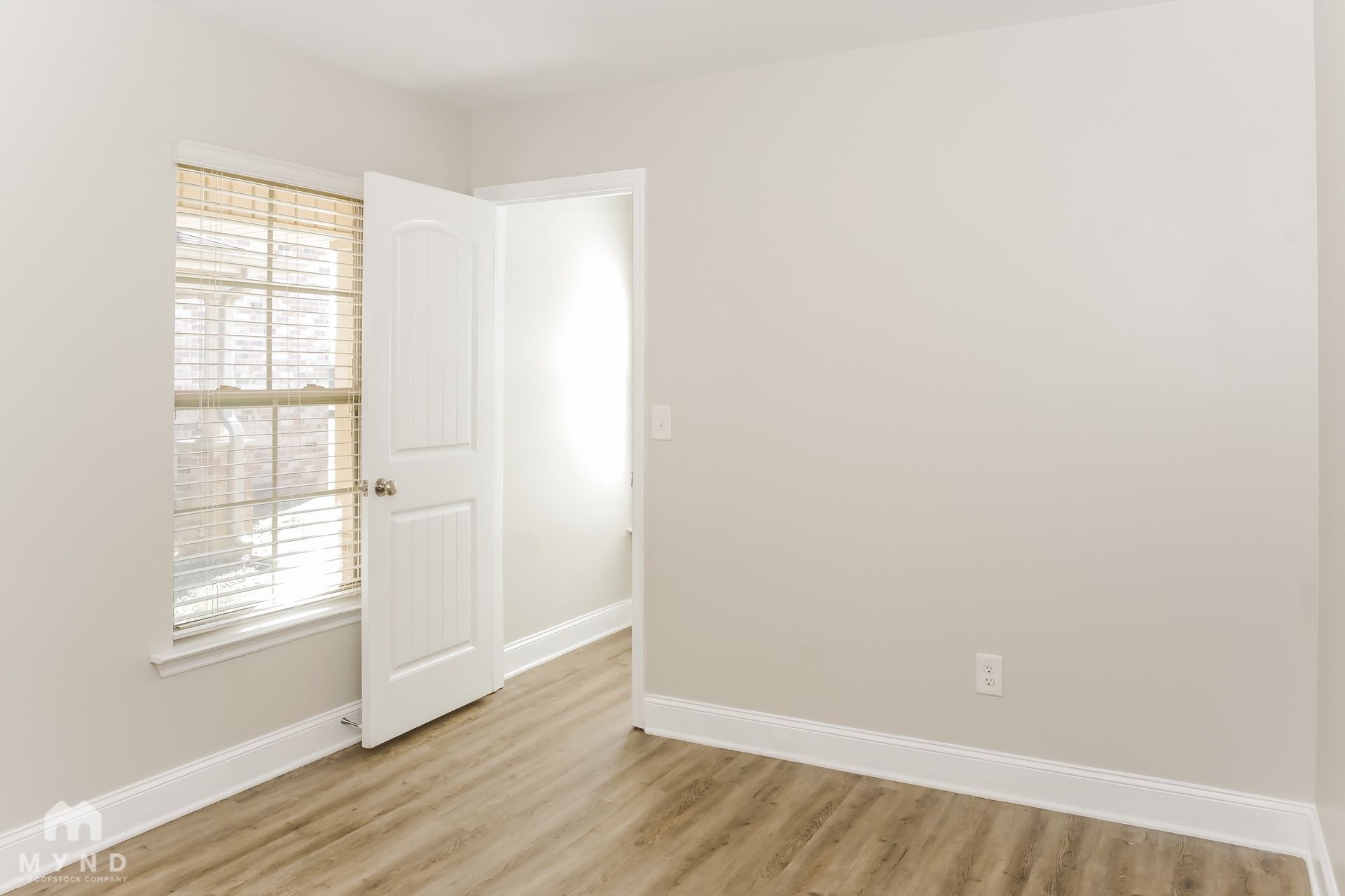 Building Photo - 201 Bermuda Lakes Dr