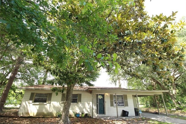 Primary Photo - 3827 NE 13th Dr