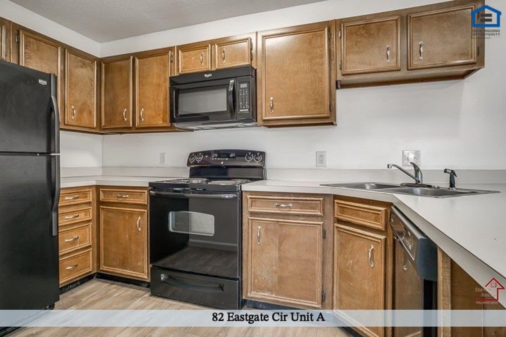 Building Photo - 82 Eastgate Cir