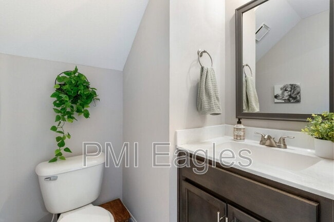 Building Photo - 491 Kinslow Ct