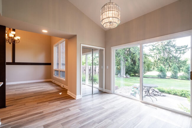 Building Photo - 12804 N Colony Dr