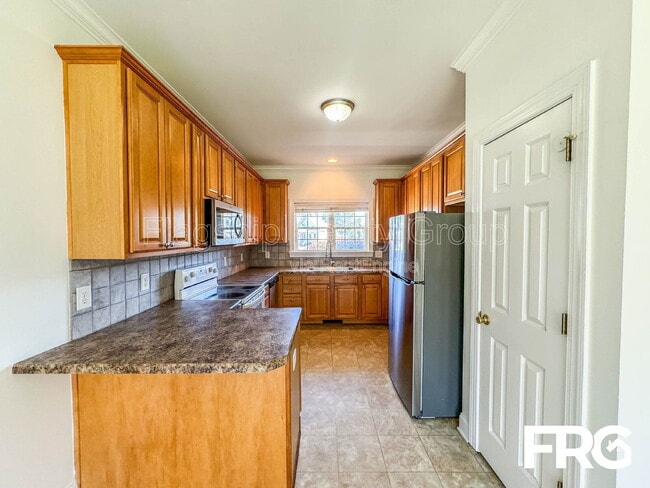 Building Photo - 2426 Pinetops Dr