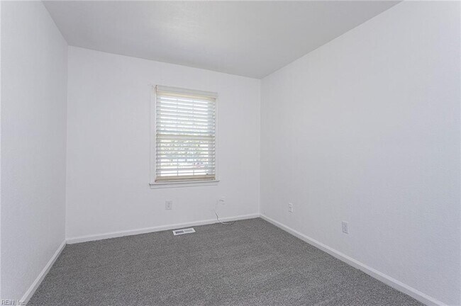 Building Photo - 5684 Campus Dr