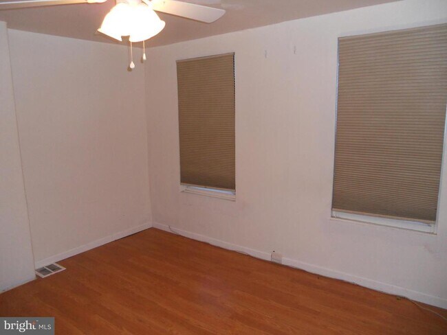 Building Photo - 3128 N Shedwick St