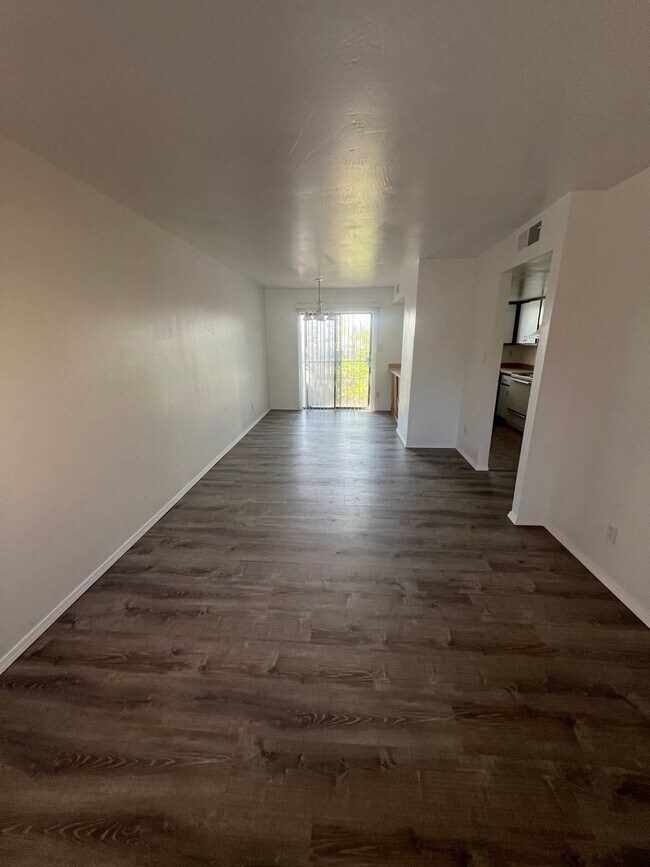 Building Photo - 1213 Dickerson Dr SE