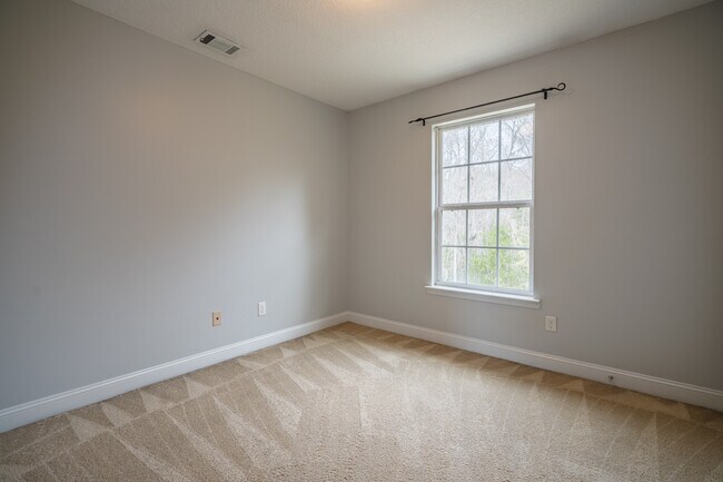 Building Photo - 157 Outpost Trl