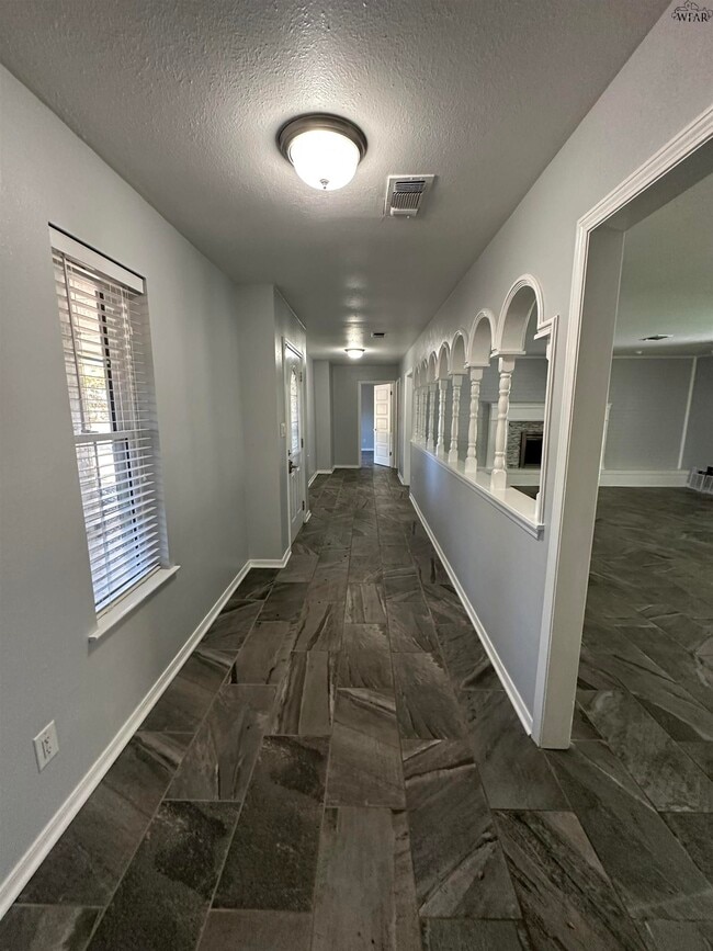 Building Photo - 4513 Martinique