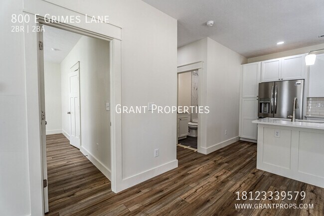 Building Photo - 800 E Grimes Ln