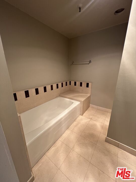 Building Photo - 10445 Wilshire Blvd