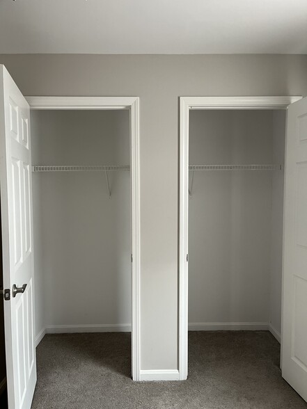Building Photo - 176 Deerfield Ct