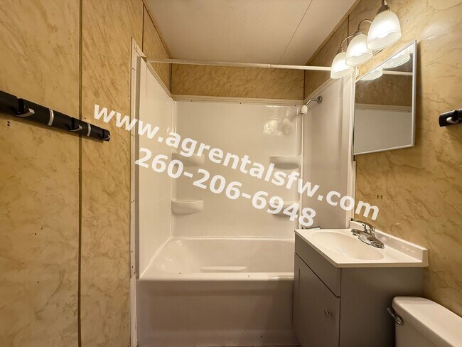 Building Photo - Charming 2-Bedroom Ranch for Rent- Section...