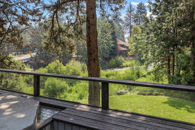 Building Photo - Deschutes River Fully Furnished 3 Bed 2.5 ...