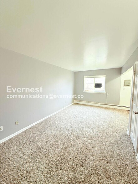 Building Photo - 18711 Schoolcraft Rd