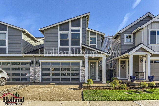 Building Photo - Modern Stylish 3-Bed Home in Prime Hillsbo...
