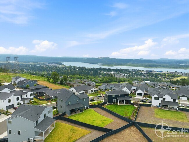 Building Photo - 382 W Fir Lp