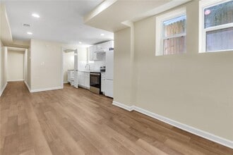 Building Photo - 998 Mayson Turner Rd NW