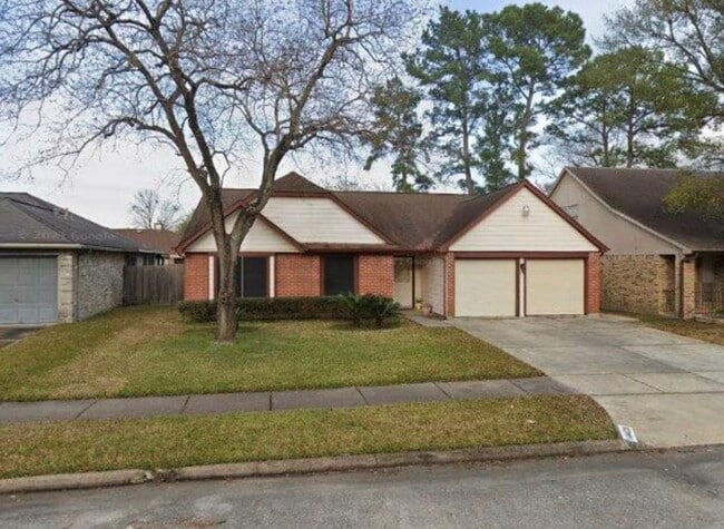 Building Photo - 14403 Wandering Wood Dr