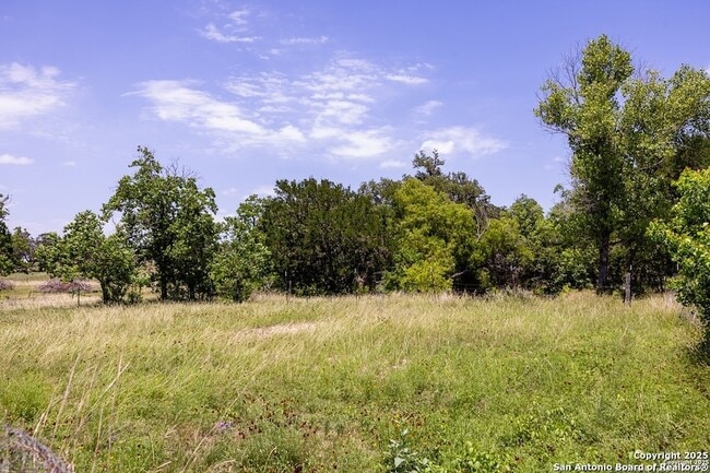 Building Photo - 904 TX-173