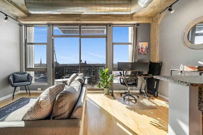 Building Photo - 1550 S Blue Island Ave